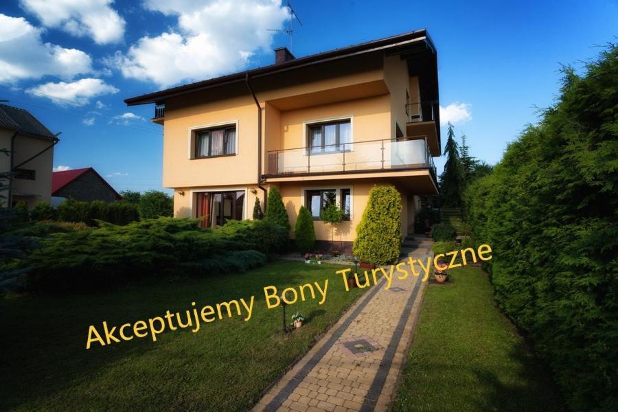Dom Goscinny Przedmiescie Kielce Exterior foto